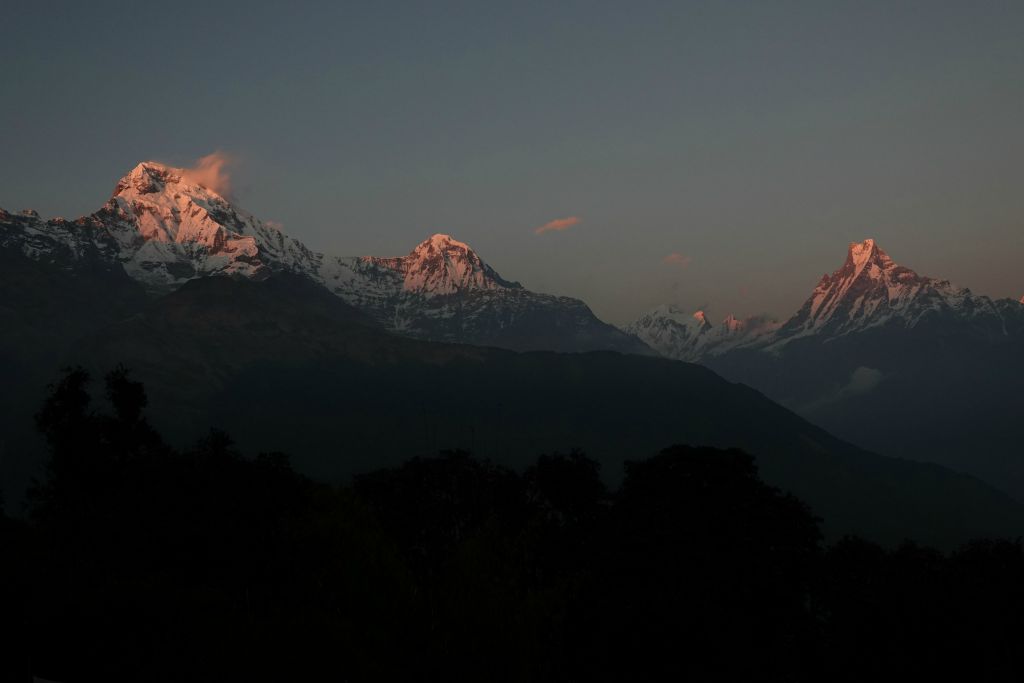 Au coucher du soleil les 3 sommets phares de la région